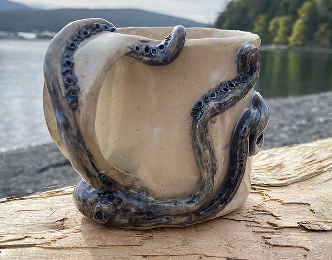 Flossy Roxx pottery Octo mug 5